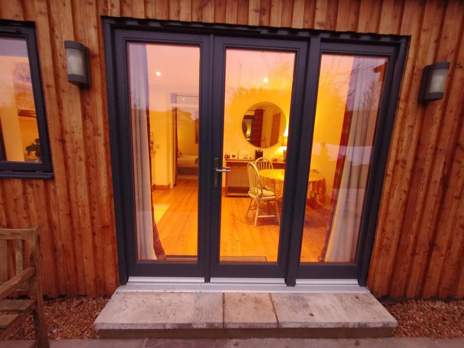 City Central Quiet Garden Apartment With Free Parking Inverness Exterior photo